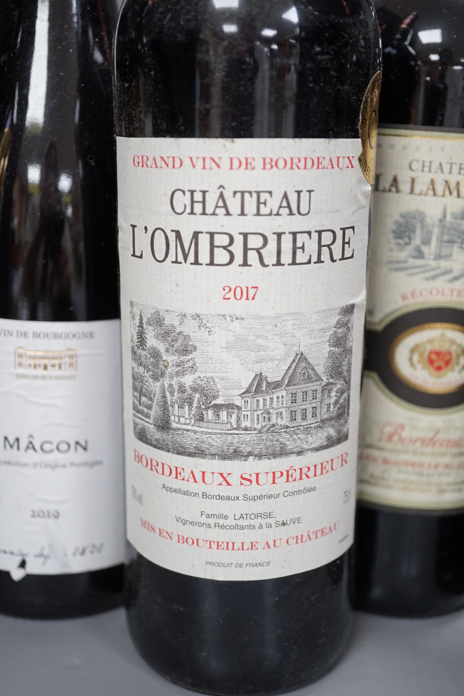 6 bottles of wine including 2 bottles of Chateau L’Ombriere 2017, 2 bottles of Richaumont Bordeaux 2018, 1 bottle of Chateau De La Lambertie 2016 and 1 bottle of Macon 2019